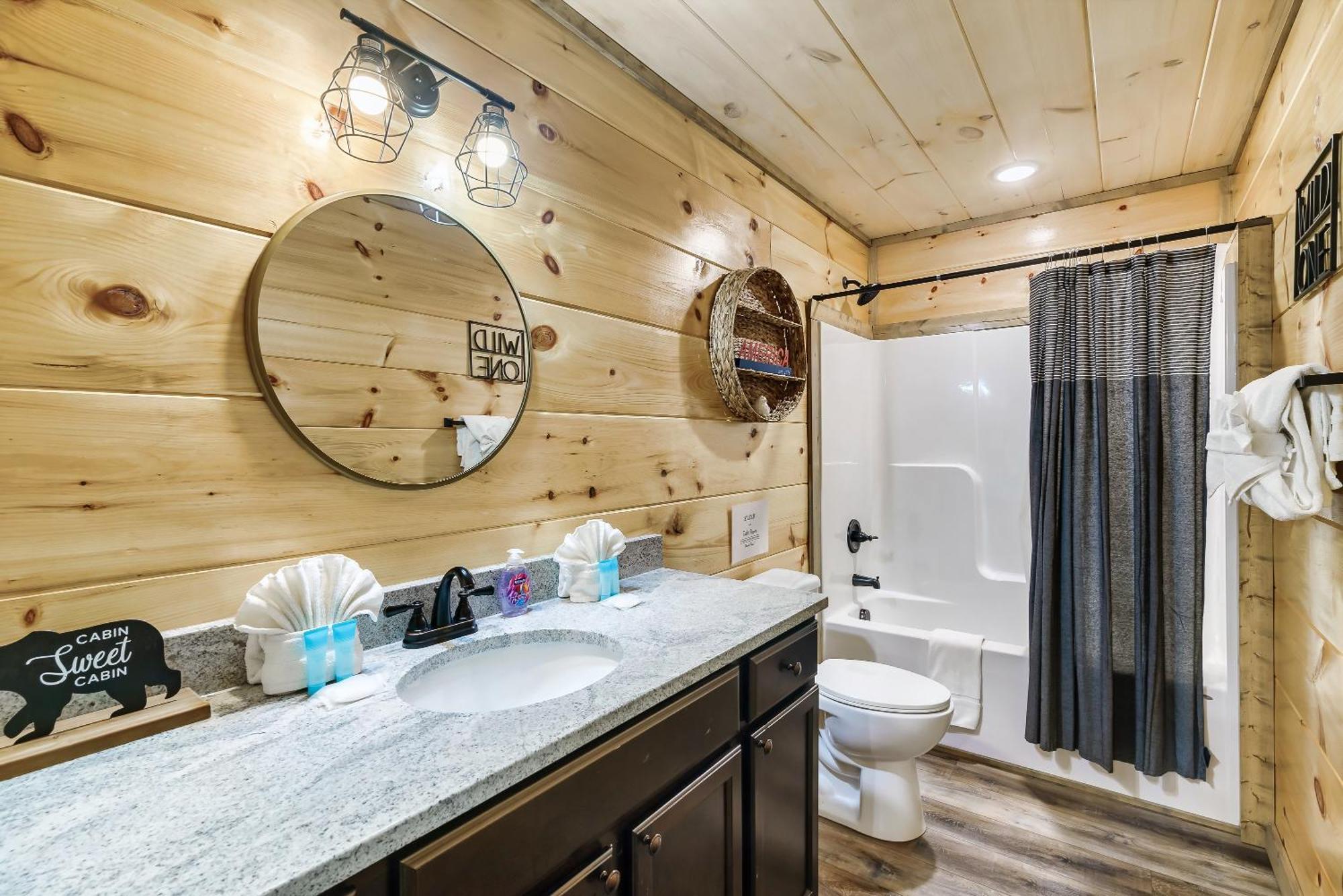 Spring Sale! Indoor Pool, Pet Stays Free, Movie, Hottub Sevierville Exterior foto