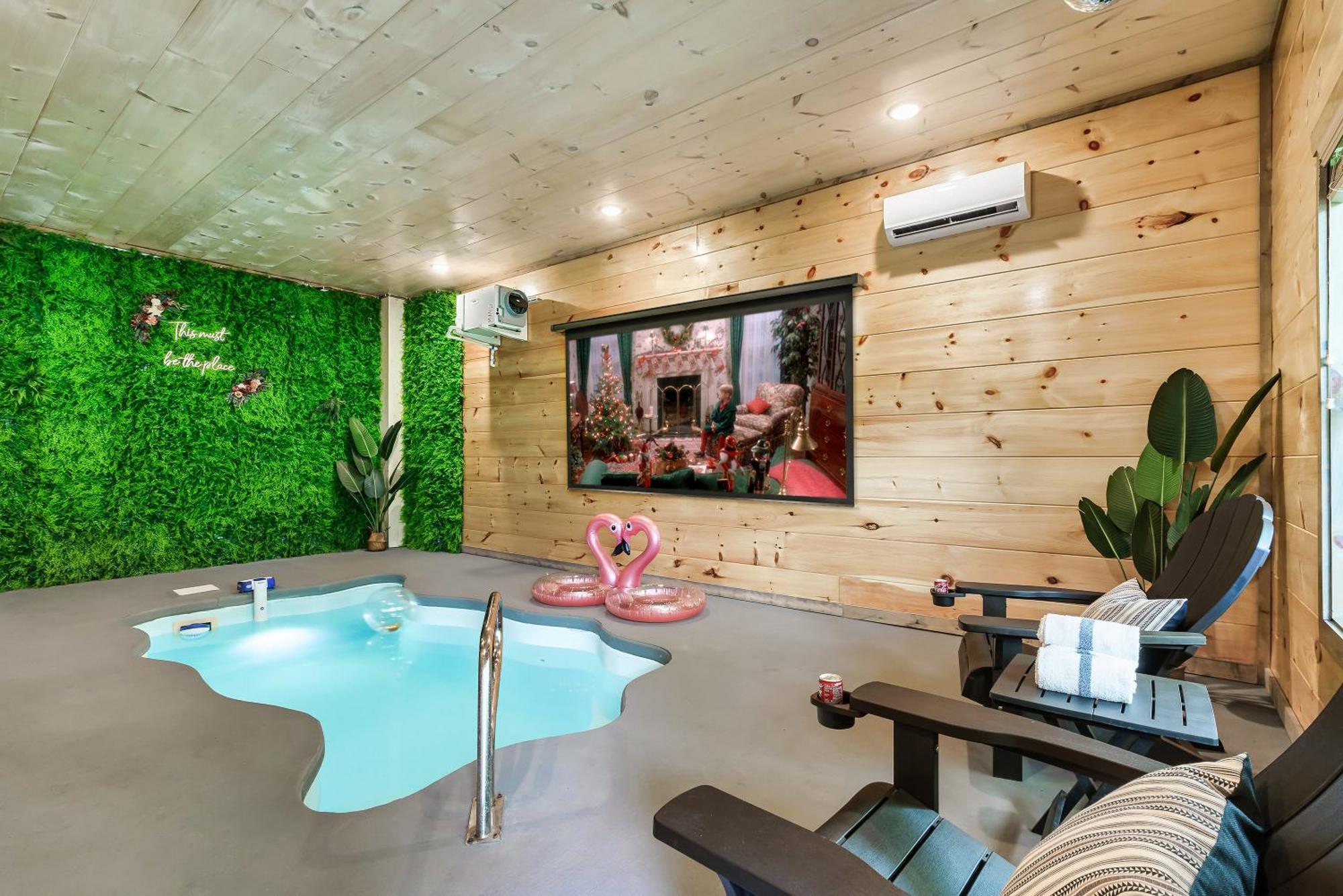 Spring Sale! Indoor Pool, Pet Stays Free, Movie, Hottub Sevierville Exterior foto